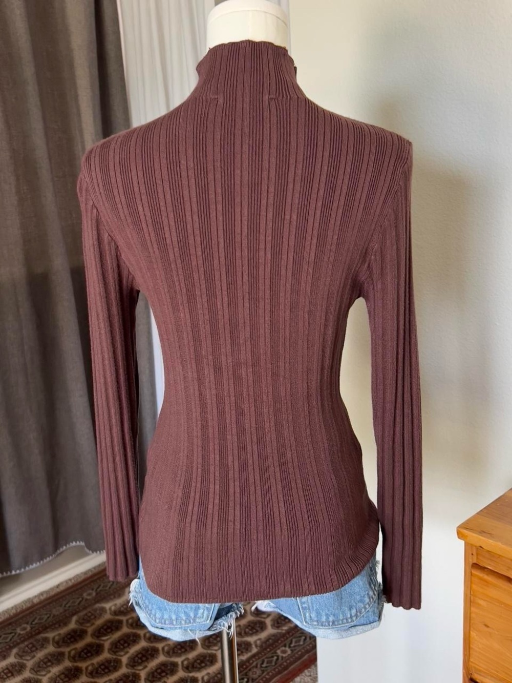 Abercrombie and Fitch brown ribbed long sleeve mock neck top - Picture 5 of 5